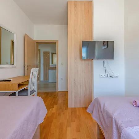 Cozy In With Wifi Апартаменти *