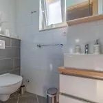 Апартаменти Cozy In With Wifi