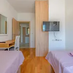 Cozy In With Wifi Апартаменти *