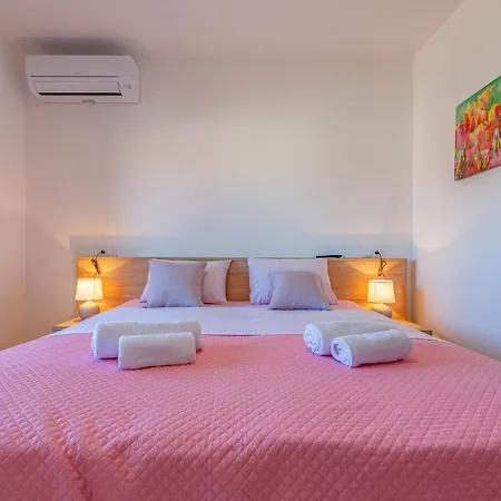 In With Kitchen Lejlighed *