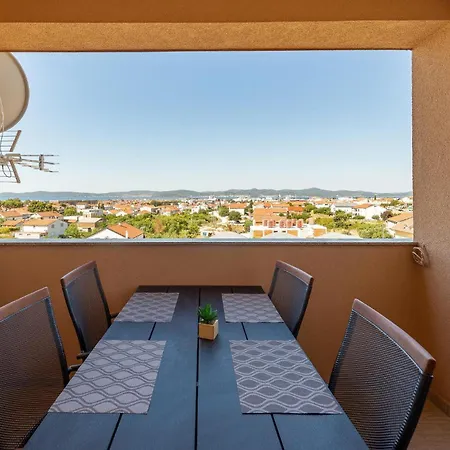 In With Kitchen Apartment